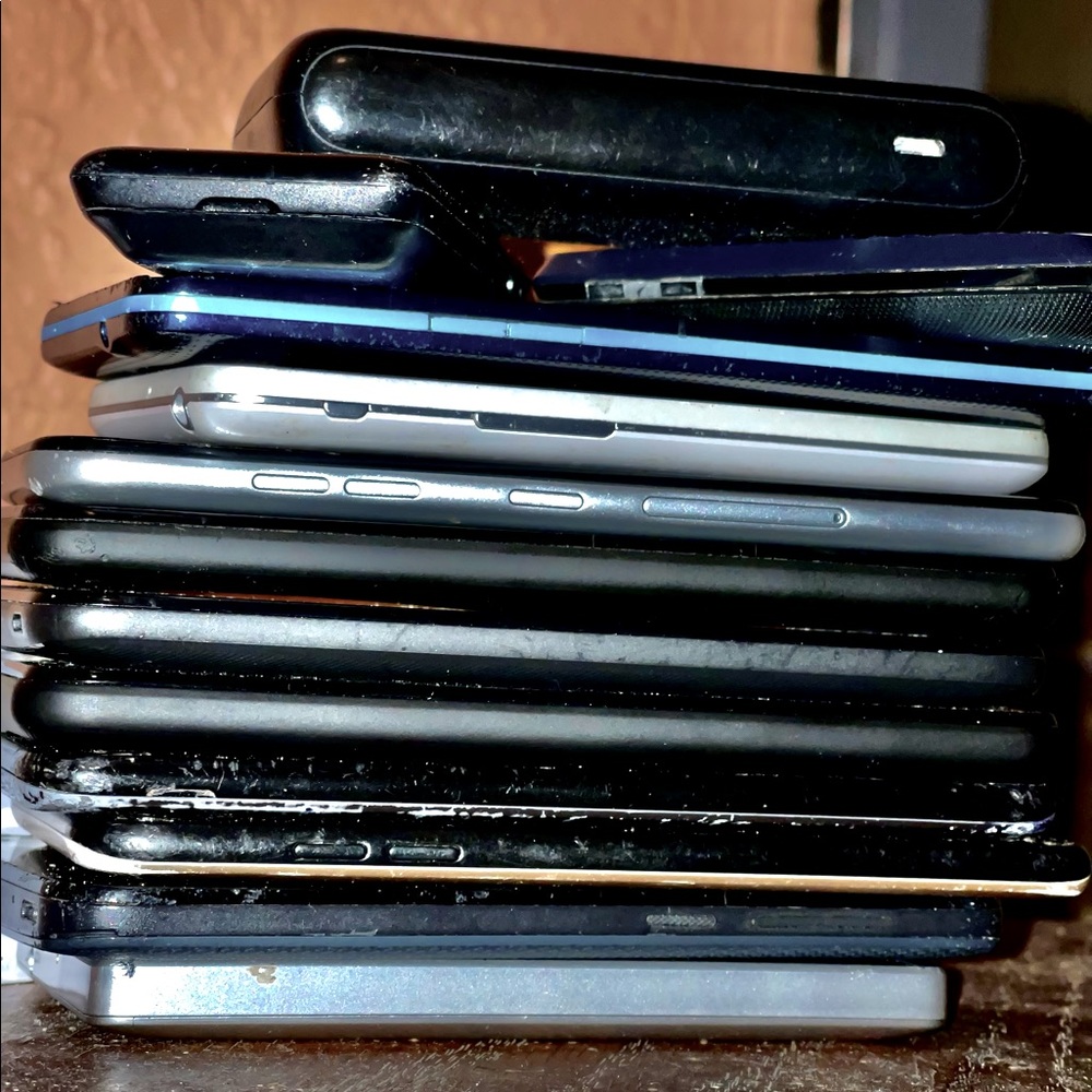 CRIMINAL LOOKING FOR BURNER PHONE?